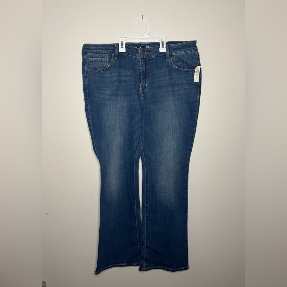 Old Navy Women's Mid- Rise Kicker Boot Cut Jeans 16 short - Dark Blue